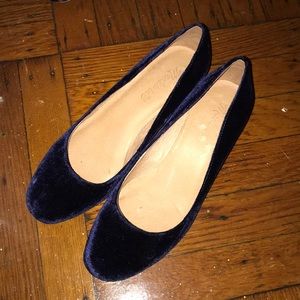 Madewell Ella navy velvet block heel pumps